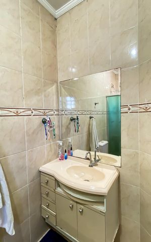 Casa à venda com 180m², 4 quartos e 2 vagas Casa à venda com 180m², 4 quartos e 2 vagasBanheiro da Suíte