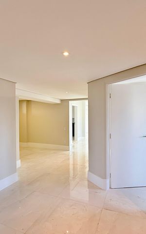 Apartamento à venda com 207m², 3 quartos e 2 vagasCorredor 