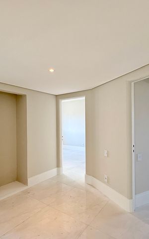 Apartamento à venda com 207m², 3 quartos e 2 vagasCorredor 