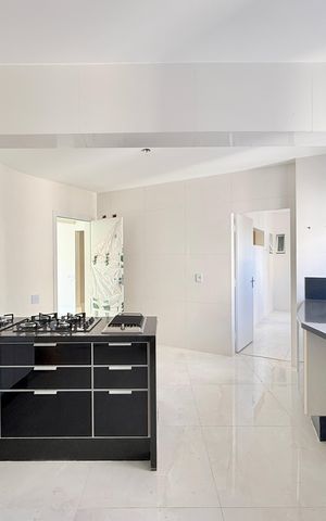 Apartamento à venda com 207m², 3 quartos e 2 vagasCozinha 
