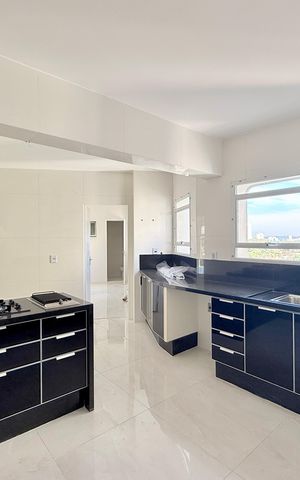 Apartamento à venda com 207m², 3 quartos e 2 vagasCozinha 