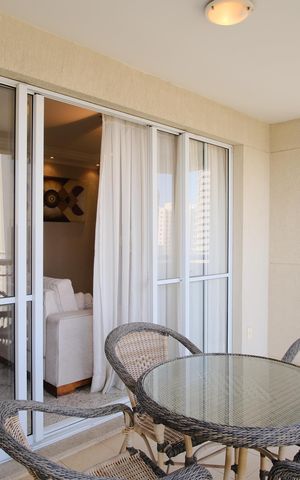 Apartamento à venda com 93m², 4 quartos e 2 vagasVaranda