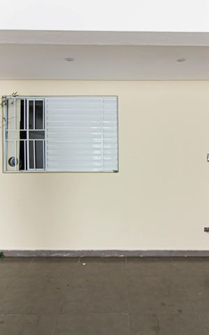Casa à venda com 211m², 4 quartos e 4 vagas Casa à venda com 211m², 4 quartos e 4 vagasGaragem