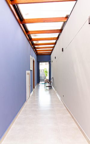 Casa à venda com 211m², 4 quartos e 4 vagas Casa à venda com 211m², 4 quartos e 4 vagasÁrea externa