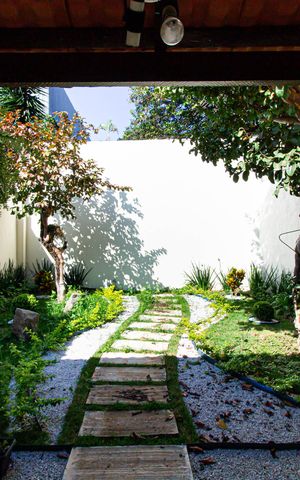 Casa à venda com 211m², 4 quartos e 4 vagas Casa à venda com 211m², 4 quartos e 4 vagasJardim