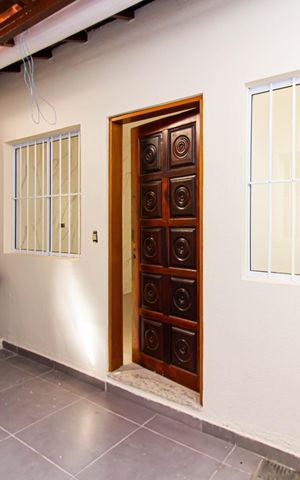 Casa à venda com 211m², 4 quartos e 4 vagas Casa à venda com 211m², 4 quartos e 4 vagasCasa 2