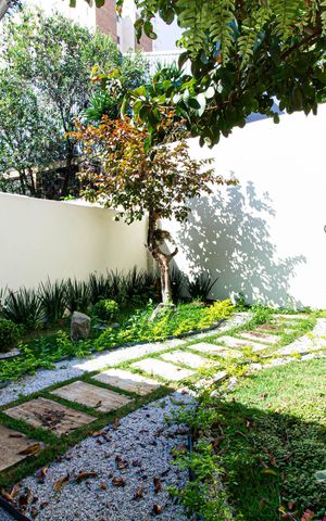 Casa à venda com 211m², 4 quartos e 4 vagas Casa à venda com 211m², 4 quartos e 4 vagasJardim