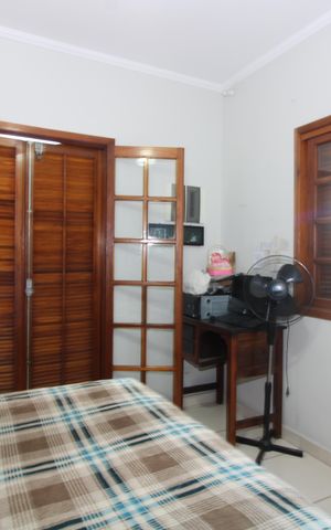Casa à venda com 144m², 5 quartos e 3 vagasQuarto 1 casa 2