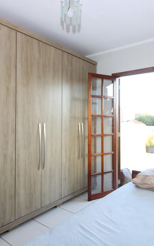 Casa à venda com 144m², 5 quartos e 3 vagassuíte externa casa 2
