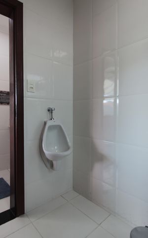Casa à venda com 216m², 4 quartos e 4 vagasBanheiro Social 2