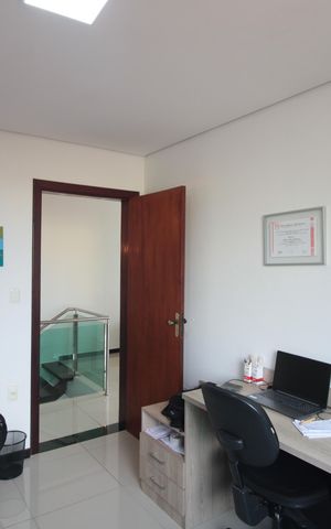 Casa à venda com 216m², 4 quartos e 4 vagasQuarto 2