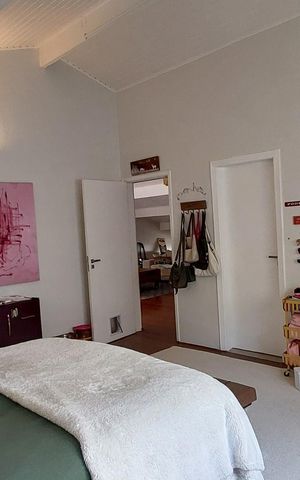 Casa à venda com 450m², 4 quartos e 2 vagas Casa à venda com 450m², 4 quartos e 2 vagasQuarto