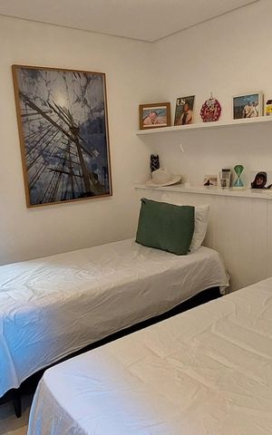 Casa à venda com 450m², 4 quartos e 2 vagas Casa à venda com 450m², 4 quartos e 2 vagasQuarto