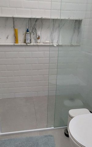 Casa à venda com 450m², 4 quartos e 2 vagas Casa à venda com 450m², 4 quartos e 2 vagasBanheiro