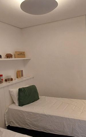 Casa à venda com 450m², 4 quartos e 2 vagas Casa à venda com 450m², 4 quartos e 2 vagasQuarto