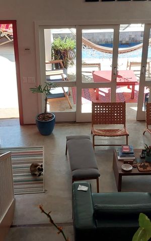 Casa à venda com 450m², 4 quartos e 2 vagas Casa à venda com 450m², 4 quartos e 2 vagasSala