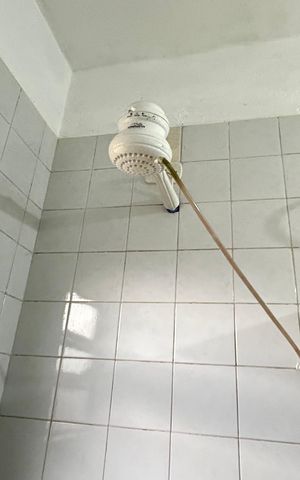 Casa para alugar com 70m², 2 quartos e sem vaga Casa para alugar com 70m², 2 quartos e sem vagaBanheiro