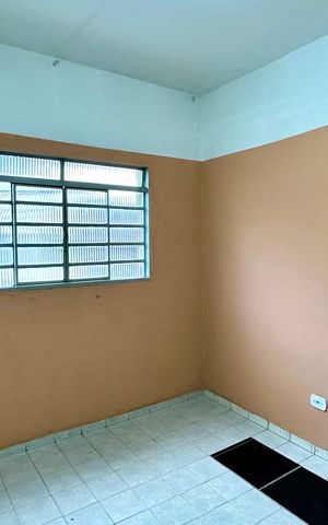 Casa para alugar com 70m², 2 quartos e sem vaga Casa para alugar com 70m², 2 quartos e sem vagaSala