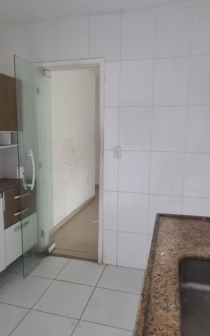 Casa de condomínio à venda com 300m², 4 quartos e 5 vagas Casa de condomínio à venda com 300m², 4 quartos e 5 vagasCozinha