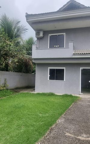 Casa de condomínio à venda com 300m², 4 quartos e 5 vagas Casa de condomínio à venda com 300m², 4 quartos e 5 vagasÁrea externa