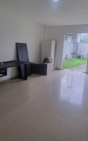 Casa de condomínio à venda com 300m², 4 quartos e 5 vagas Casa de condomínio à venda com 300m², 4 quartos e 5 vagasSala