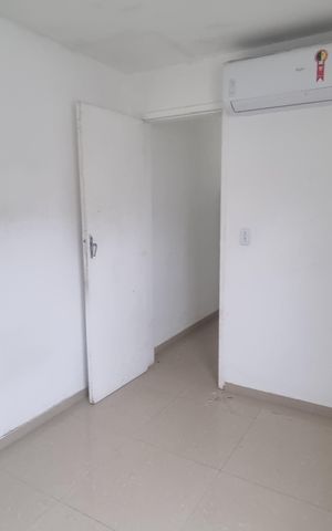 Casa de condomínio à venda com 300m², 4 quartos e 5 vagas Casa de condomínio à venda com 300m², 4 quartos e 5 vagasQuarto