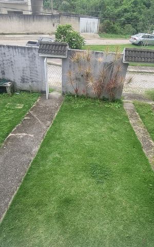 Casa de condomínio à venda com 300m², 4 quartos e 5 vagas Casa de condomínio à venda com 300m², 4 quartos e 5 vagasÁrea externa