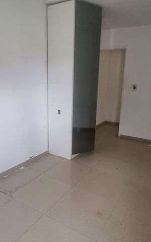 Casa de condomínio à venda com 300m², 4 quartos e 5 vagas Casa de condomínio à venda com 300m², 4 quartos e 5 vagasQuarto
