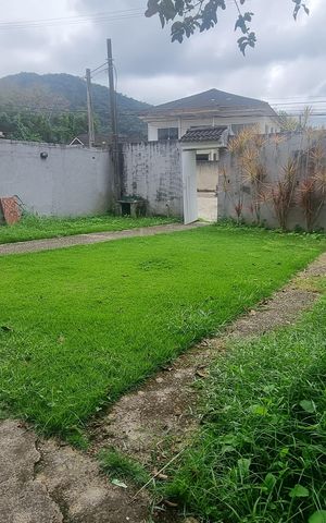 Casa de condomínio à venda com 300m², 4 quartos e 5 vagas Casa de condomínio à venda com 300m², 4 quartos e 5 vagasÁrea externa