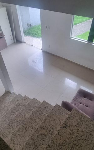 Casa de condomínio à venda com 300m², 4 quartos e 5 vagas Casa de condomínio à venda com 300m², 4 quartos e 5 vagasSala
