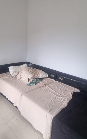 Casa de condomínio à venda com 300m², 4 quartos e 5 vagas Casa de condomínio à venda com 300m², 4 quartos e 5 vagasQuarto