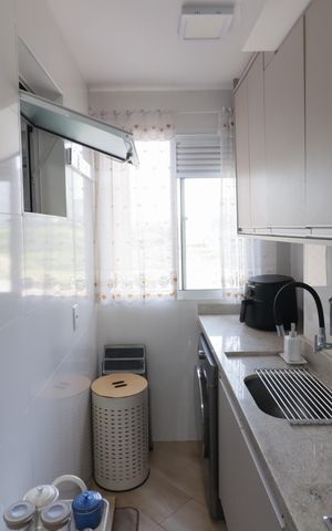 Apartamento à venda com 52m², 2 quartos e 1 vagaCozinha e Área de Serviço