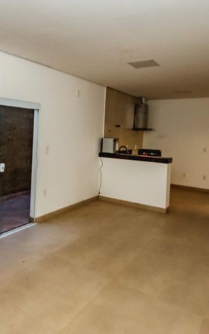 Casa para alugar com 100m², 2 quartos e 1 vagaSala
