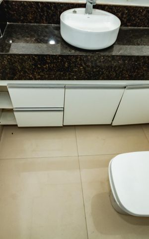 Casa para alugar com 100m², 2 quartos e 1 vagaBanheiro da suíte 1 