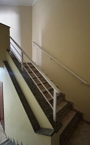 Apartamento para alugar com 104m², 2 quartos e 1 vagaEscada