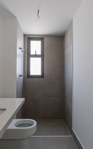 Apartamento à venda com 98m², 3 quartos e 2 vagas Apartamento à venda com 98m², 3 quartos e 2 vagasBanheiro do quarto 1 Suíte