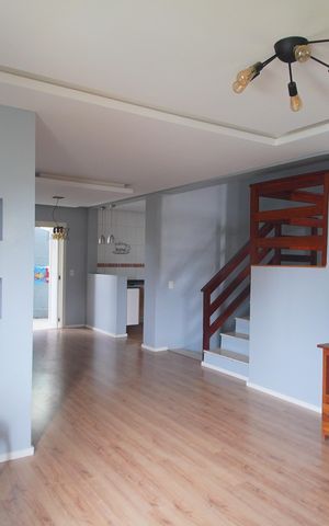 Casa à venda com 120m², 3 quartos e 2 vagasSala