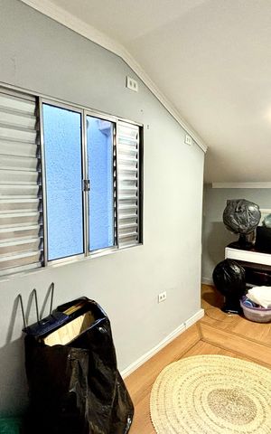 Casa à venda com 180m², 4 quartos e 4 vagas Casa à venda com 180m², 4 quartos e 4 vagasQuarto 4