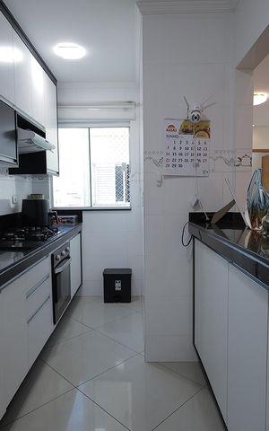 Apartamento à venda com 130m², 2 quartos e 2 vagas Apartamento à venda com 130m², 2 quartos e 2 vagasCozinha