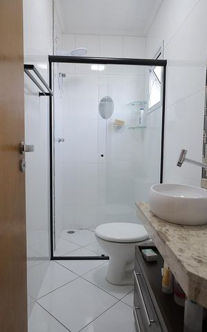 Apartamento à venda com 130m², 2 quartos e 2 vagas Apartamento à venda com 130m², 2 quartos e 2 vagasBanheiro Suíte