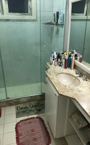Casa à venda com 215m², 3 quartos e 2 vagas Casa à venda com 215m², 3 quartos e 2 vagasBanheiro