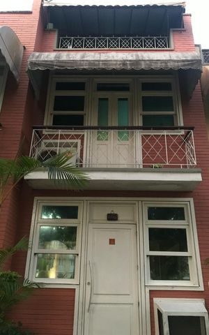 Casa à venda com 215m², 3 quartos e 2 vagas Casa à venda com 215m², 3 quartos e 2 vagasÁrea externa
