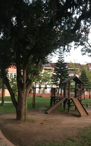 Casa à venda com 215m², 3 quartos e 2 vagas Casa à venda com 215m², 3 quartos e 2 vagasÁrea externa