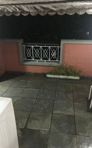 Casa à venda com 215m², 3 quartos e 2 vagas Casa à venda com 215m², 3 quartos e 2 vagasÁrea externa