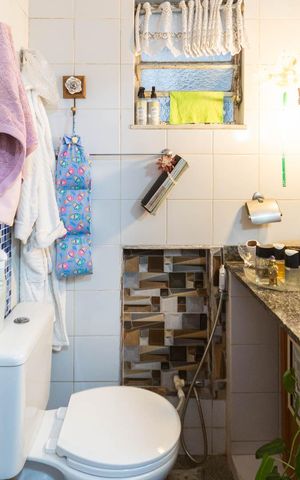 Casa à venda com 118m², 2 quartos e 1 vagaBanheiro