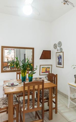Casa à venda com 118m², 2 quartos e 1 vagaSala