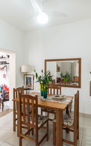 Casa à venda com 118m², 2 quartos e 1 vagaSala