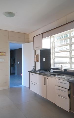 Casa à venda com 180m², 3 quartos e 2 vagasCozinha