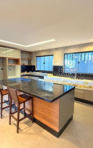 Casa de condomínio para alugar com 495m², 7 quartos e 4 vagas Casa de condomínio para alugar com 495m², 7 quartos e 4 vagasSala de jantar