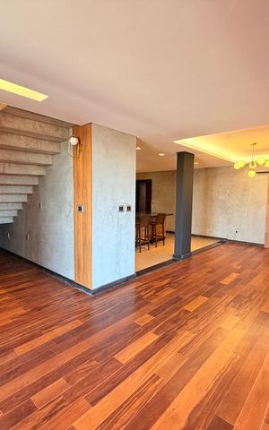 Casa de condomínio para alugar com 495m², 7 quartos e 4 vagas Casa de condomínio para alugar com 495m², 7 quartos e 4 vagasSala